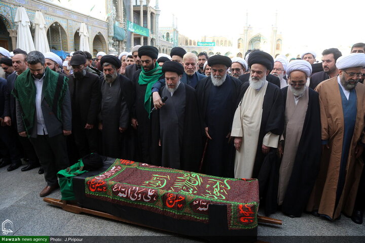 جثمان شقيق المرجع الأعلى السيد السيستاني يشيع في مدينة قم