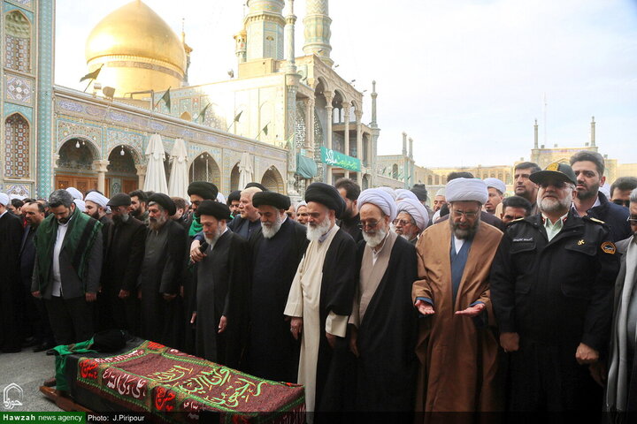 جثمان شقيق المرجع الأعلى السيد السيستاني يشيع في مدينة قم