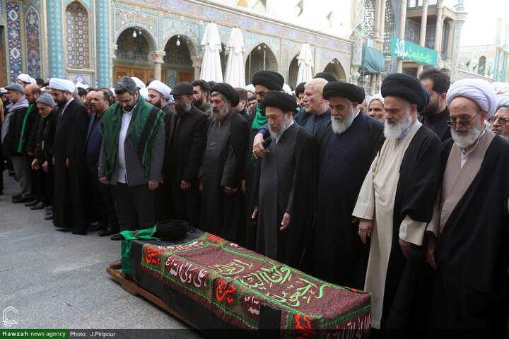 جثمان شقيق المرجع الأعلى السيد السيستاني يشيع في مدينة قم