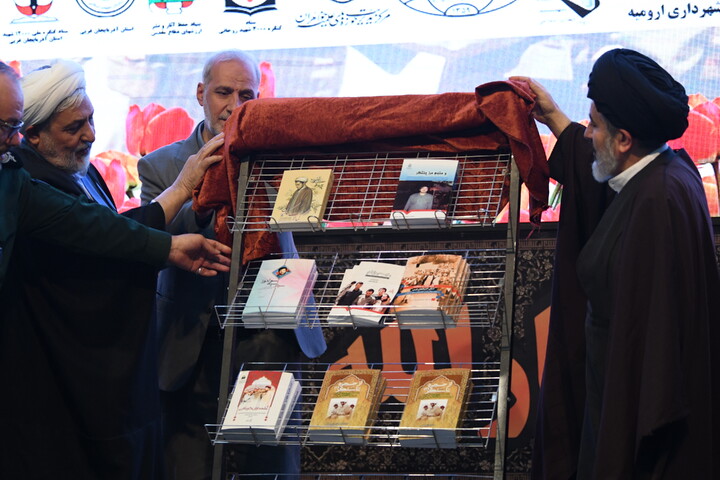 تصاویر/  اجلاسیه بزرگداشت شهدای روحانی و طلبه آذربایجان غربی