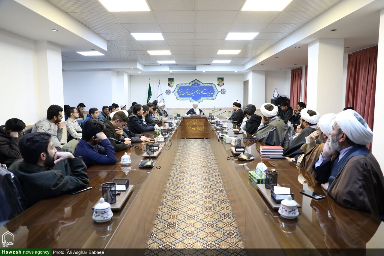 تصاویر/ تقدیر از طلاب و دانش آموختگان مبلغ مدرسه علمیه مصلی یزد