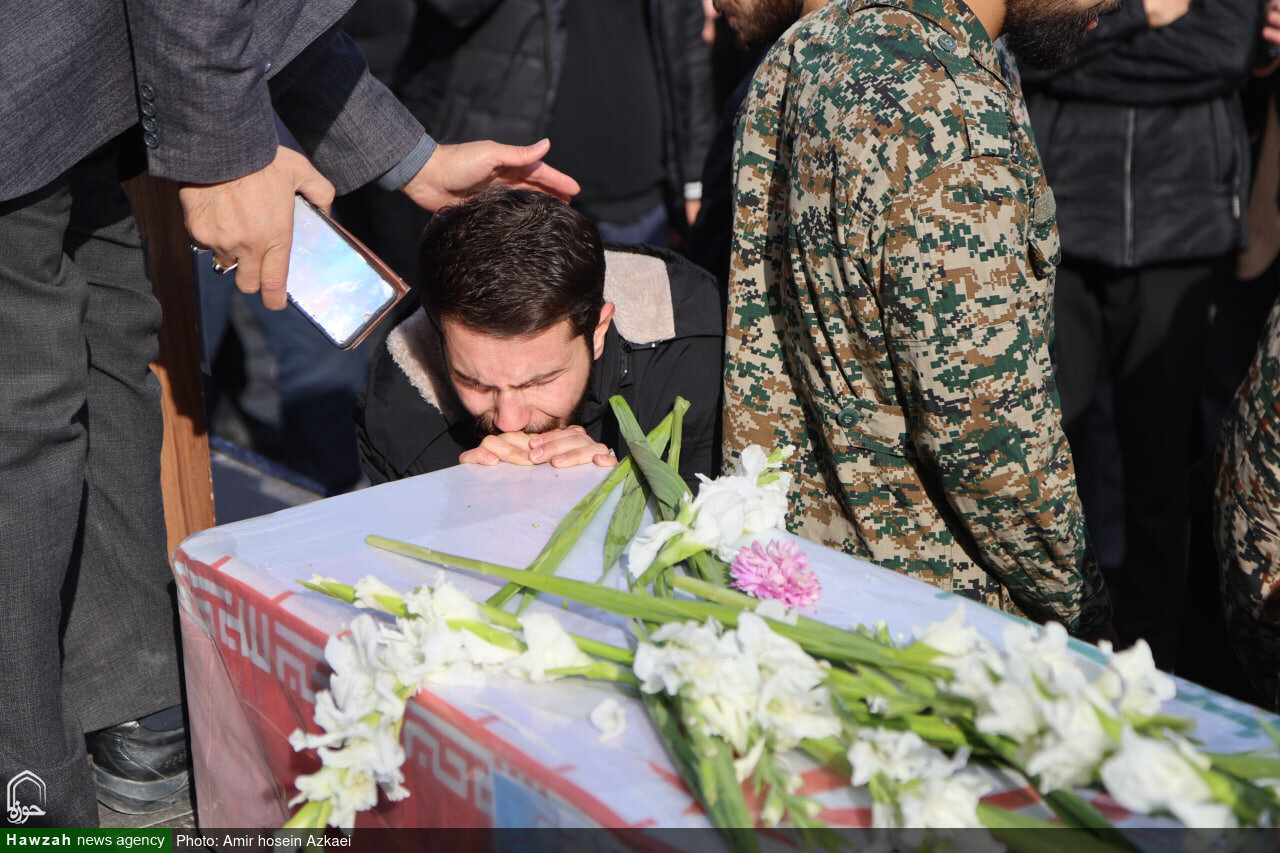 تصاویر / وداع باشکور مردم دارالمومنین با طلبه شهید نهاوندی