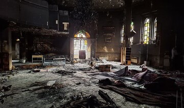 فیلم| فضاسازی اماکن آسیب دیده توسط بسیجیان