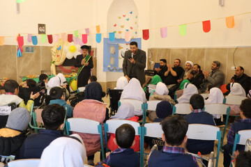 حضور خادمین حرم شاه سید علی(ع) در مدرسه استثنائی کازرونیان