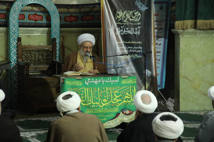 جهاد خستگی ناپذیر بزرگان حوزه های علمیه در طول تاریخ پشتوانه تحول است 