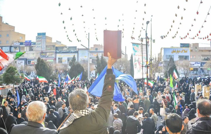تصاویر/ خروش مردم پرند در حمایت از جمهوری اسلامی ایران