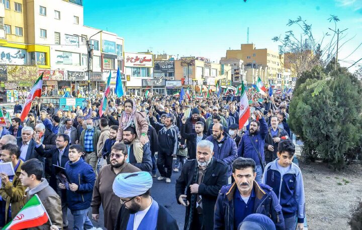 تصاویر/ خروش مردم پرند در حمایت از جمهوری اسلامی ایران