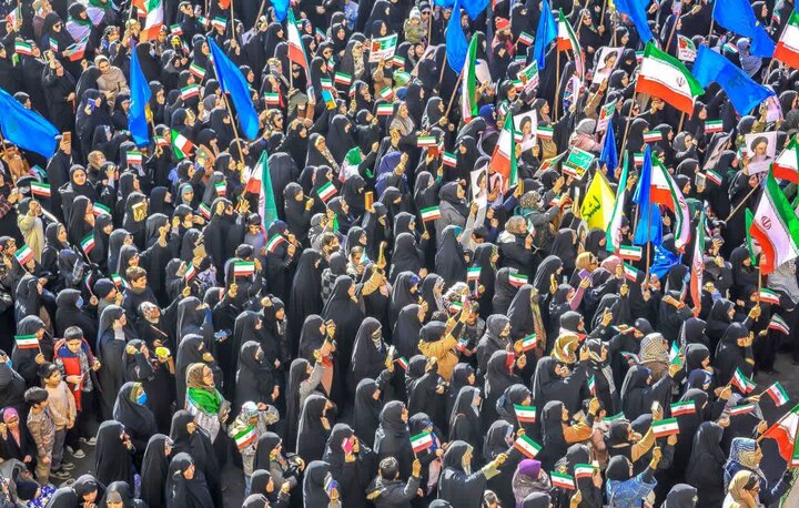 تصاویر/ خروش مردم پرند در حمایت از جمهوری اسلامی ایران