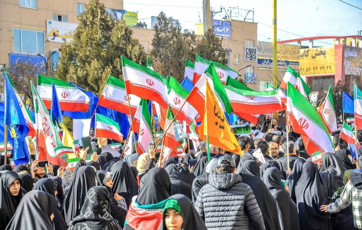 تصاویر/ خروش مردم پرند در حمایت از جمهوری اسلامی ایران