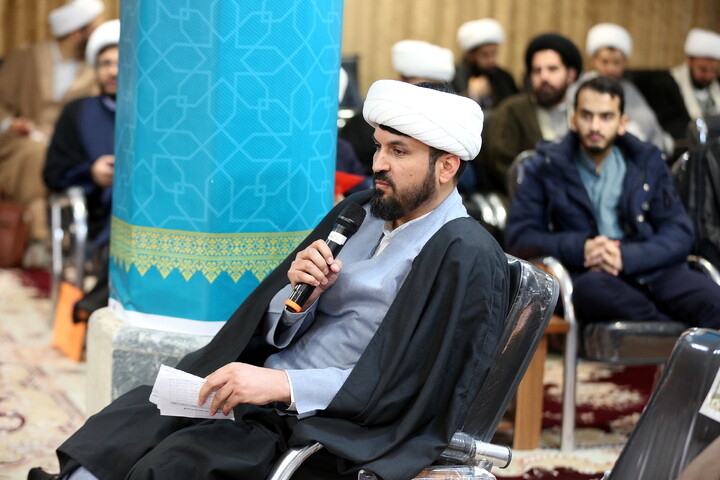 تصاویر/ هم اندیشی اساتید و طلاب با آیت الله اعرافی