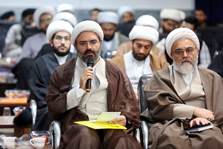 تصاویر/ هم اندیشی اساتید و طلاب با آیت الله اعرافی