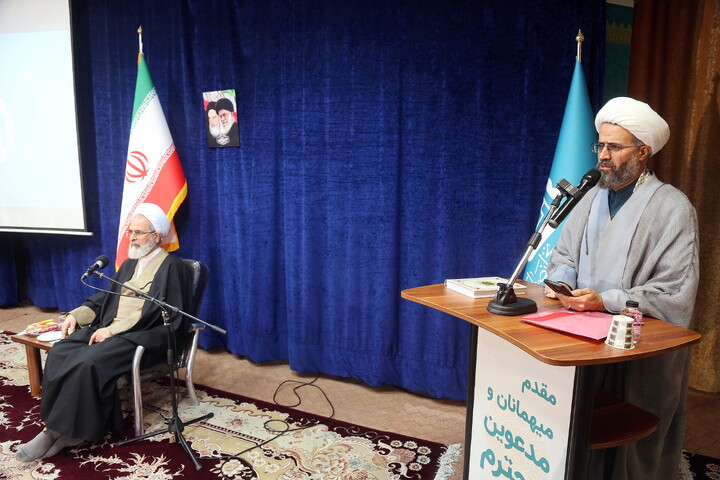 تصاویر/ هم اندیشی اساتید و طلاب با آیت الله اعرافی