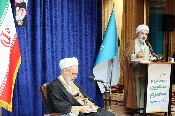 تصاویر/ هم اندیشی اساتید و طلاب با آیت الله اعرافی