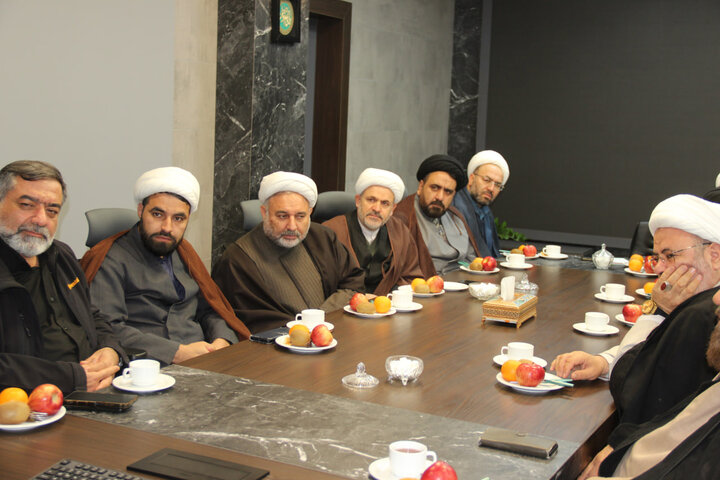 تصاویر / دیدار مدیر حوزه علمیه استان قزوین با فرمانده نیروی انتظامی استان قزوین