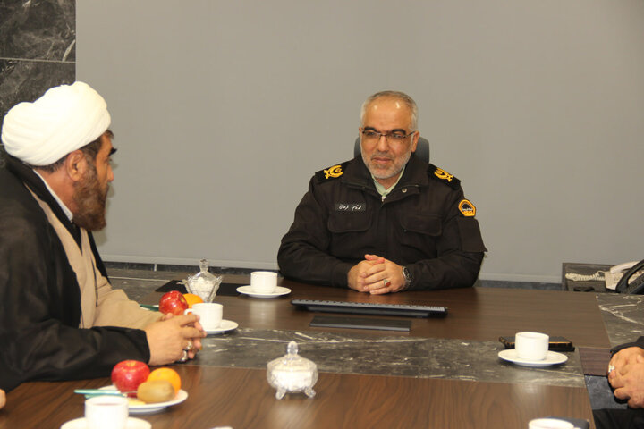 تصاویر / دیدار مدیر حوزه علمیه استان قزوین با فرمانده نیروی انتظامی استان قزوین