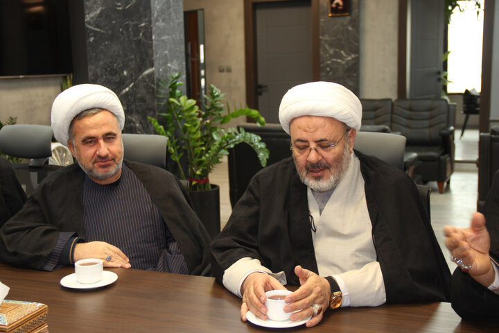 تصاویر / دیدار مدیر حوزه علمیه استان قزوین با فرمانده نیروی انتظامی استان قزوین
