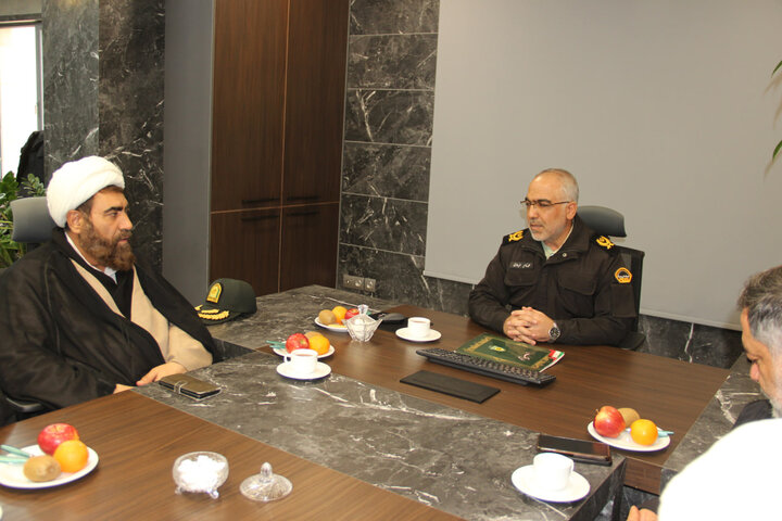 تصاویر / دیدار مدیر حوزه علمیه استان قزوین با فرمانده نیروی انتظامی استان قزوین