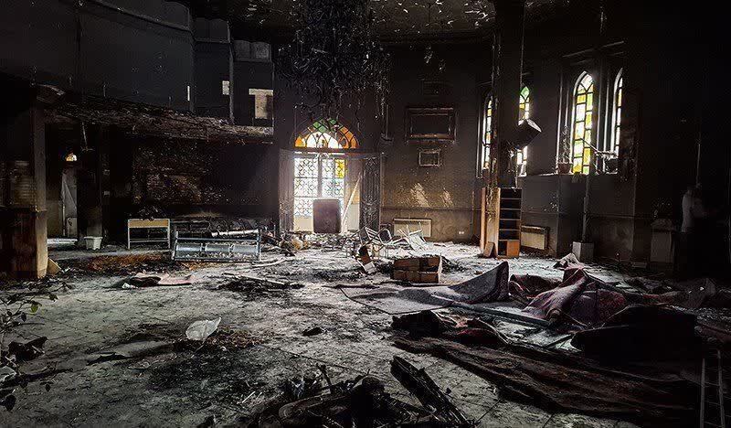 فیلم| فضاسازی اماکن آسیب دیده توسط بسیجیان