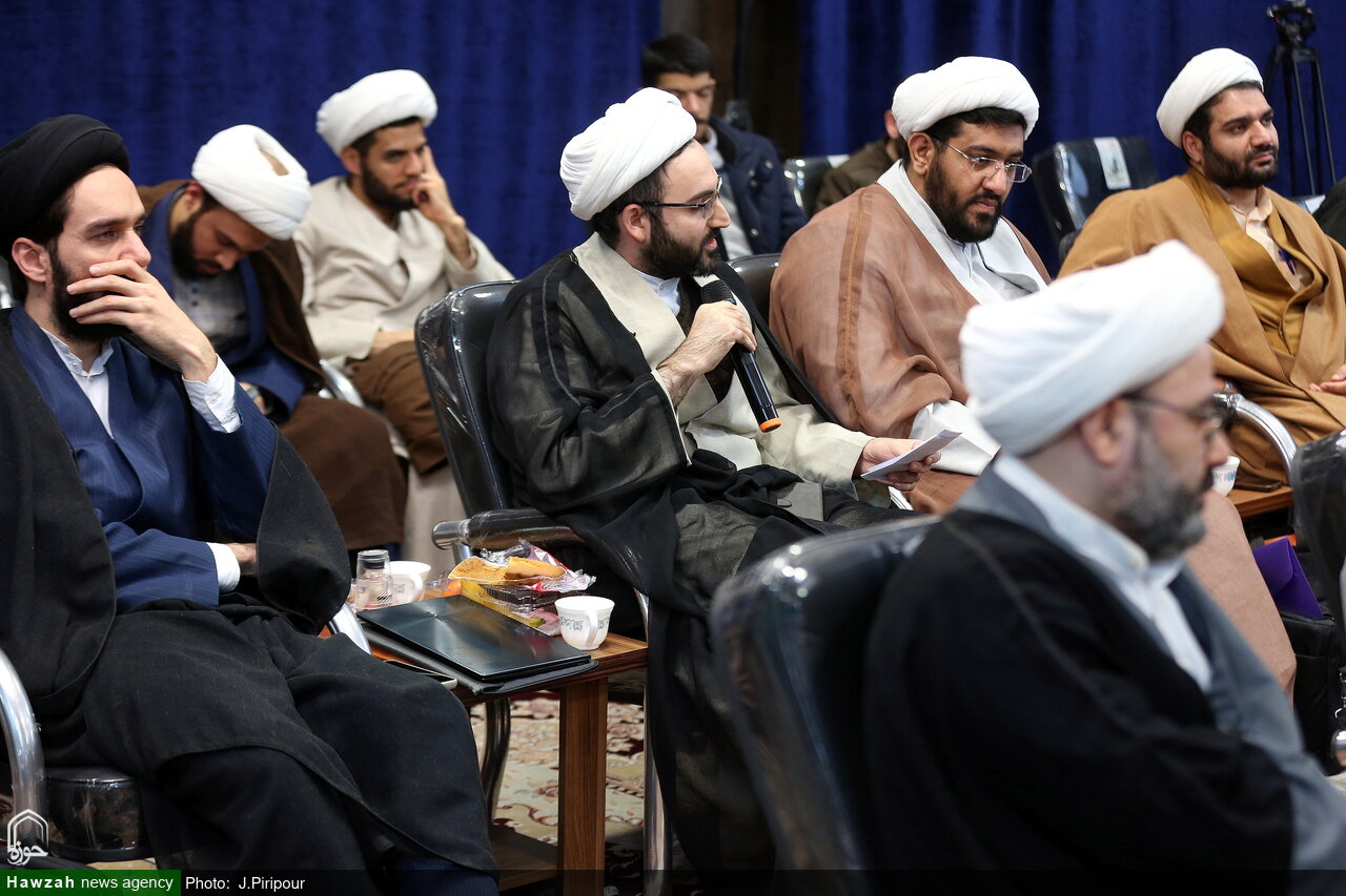 Революционная семинария мужественно, разумно и мудро готовит себя к трудным будущим временам