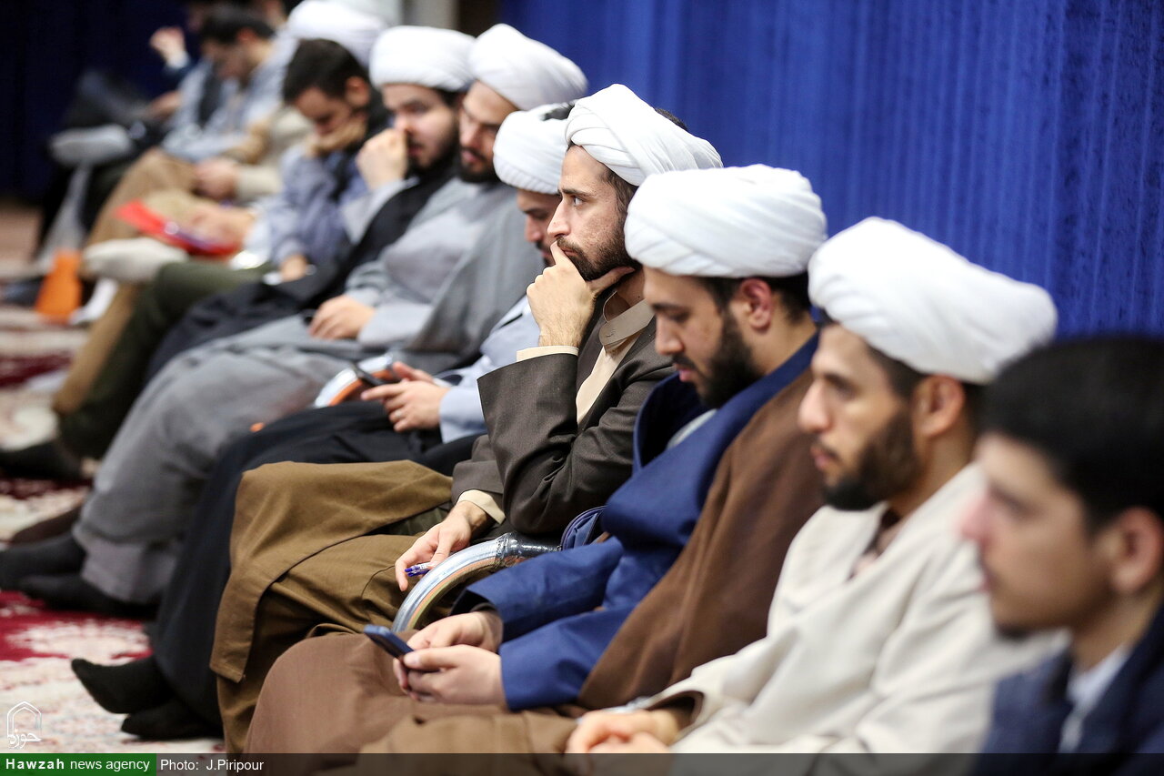 Революционная семинария мужественно, разумно и мудро готовит себя к трудным будущим временам