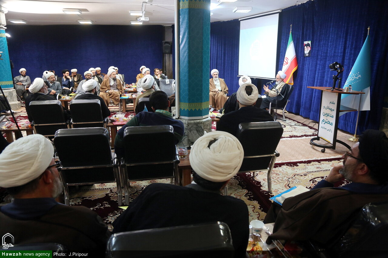 Революционная семинария мужественно, разумно и мудро готовит себя к трудным будущим временам