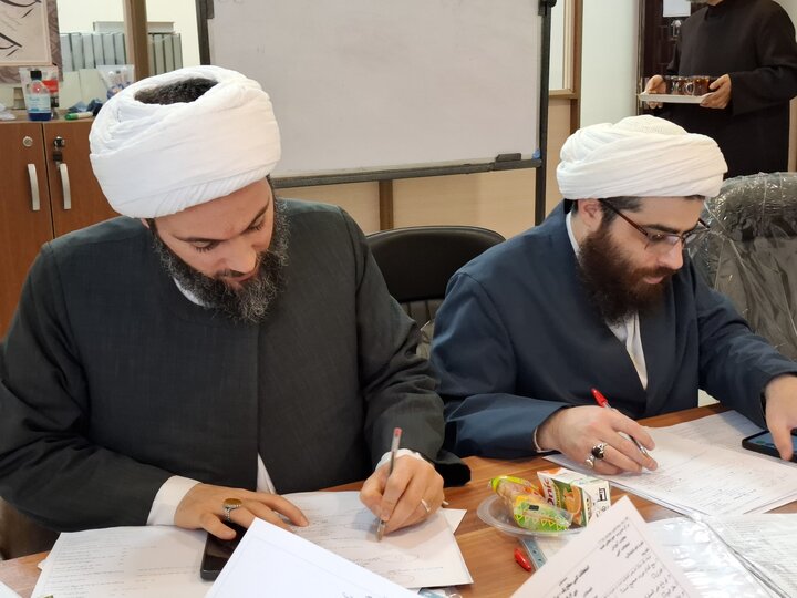 تصاویر/ تصحیح اوراق امتحانی متمرکز گیلان برگزار شد