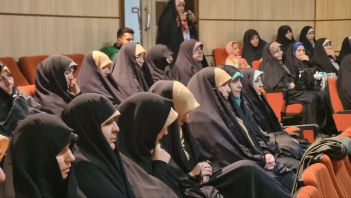 تصاویر/ همایش تجلیل از فعالان عرصه اعتکاف دانش آموزی دماوند