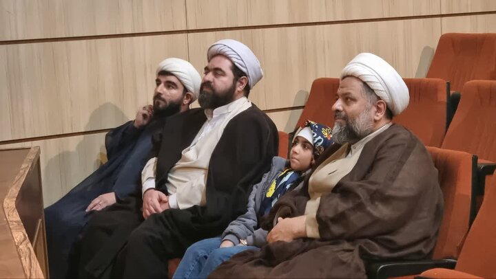 تصاویر/ همایش تجلیل از فعالان عرصه اعتکاف دانش آموزی دماوند