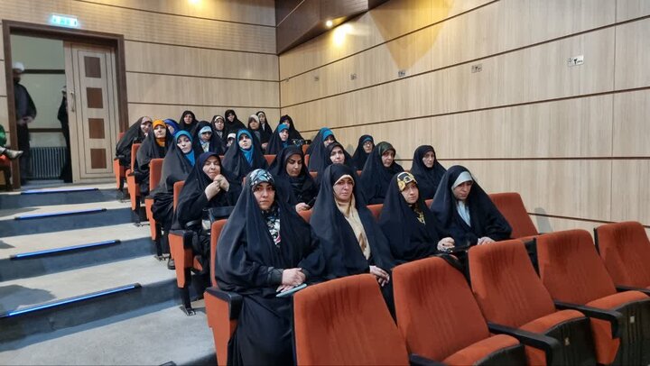 تصاویر/ همایش تجلیل از فعالان عرصه اعتکاف دانش آموزی دماوند