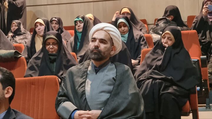 تصاویر/ همایش تجلیل از فعالان عرصه اعتکاف دانش آموزی دماوند