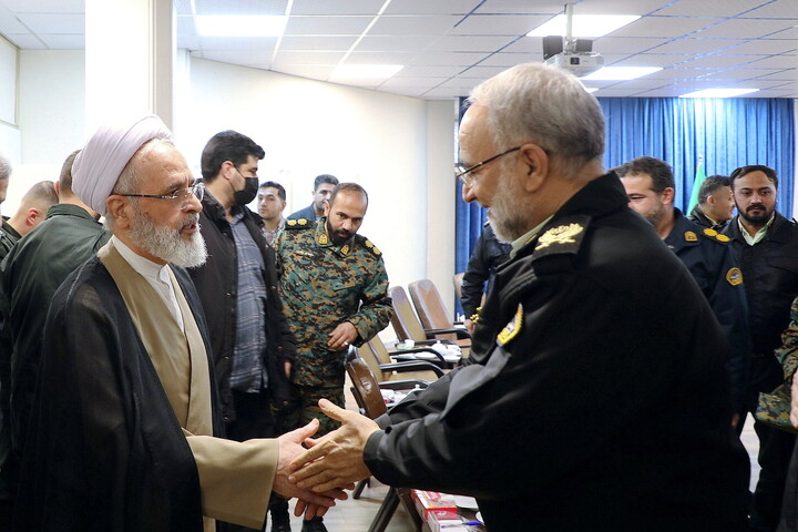 تصاویر/ دیدار فرمانده انتظامی استان قم با آیت الله اعرافی