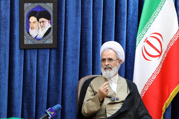 تصاویر/ دیدار فرمانده انتظامی استان قم با آیت الله اعرافی