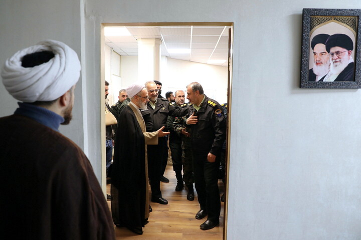 تصاویر/ دیدار فرمانده انتظامی استان قم با آیت الله اعرافی