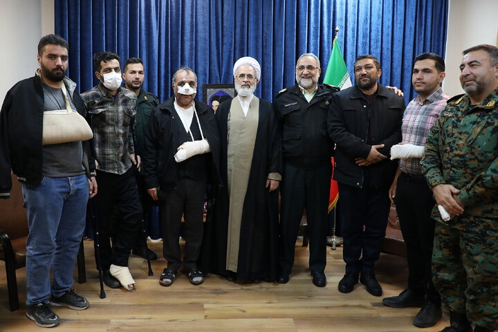 تصاویر/ دیدار فرمانده انتظامی استان قم با آیت الله اعرافی