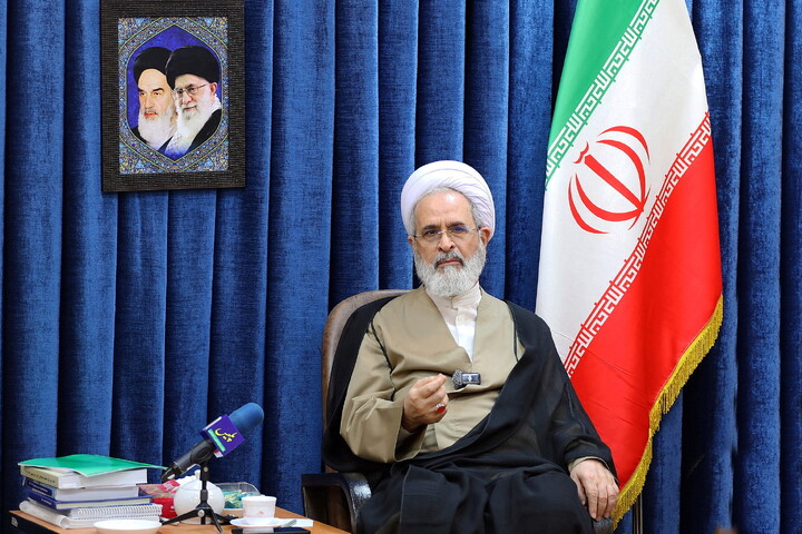 تصاویر/ دیدار فرمانده انتظامی استان قم با آیت الله اعرافی