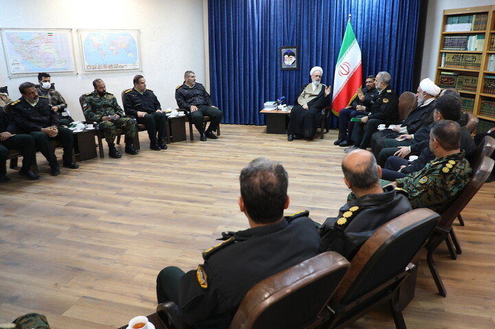 تصاویر/ دیدار فرمانده انتظامی استان قم با آیت الله اعرافی