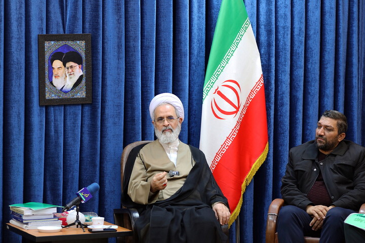 تصاویر/ دیدار فرمانده انتظامی استان قم با آیت الله اعرافی