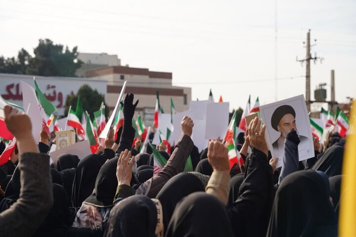 تصاویر/ تجمع مردم ساوجبلاغ در حمایت از جمهوری اسلامی ایران