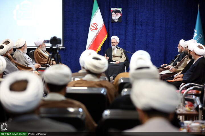 বিপ্লবী হাওজা ইলমিয়া সাহসিকতার সাথে, জ্ঞান ও প্রজ্ঞার সাথে নিজেদেরকে ভবিষ্যতের কঠিন সময়ের জন্য প্রস্তুত করছে