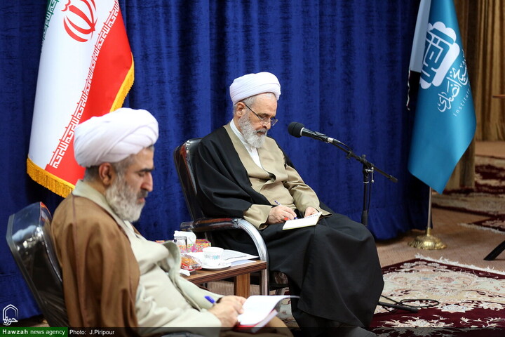 বিপ্লবী হাওজা ইলমিয়া সাহসিকতার সাথে, জ্ঞান ও প্রজ্ঞার সাথে নিজেদেরকে ভবিষ্যতের কঠিন সময়ের জন্য প্রস্তুত করছে