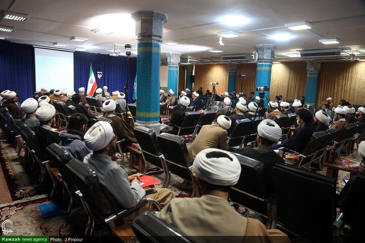 বিপ্লবী হাওজা ইলমিয়া সাহসিকতার সাথে, জ্ঞান ও প্রজ্ঞার সাথে নিজেদেরকে ভবিষ্যতের কঠিন সময়ের জন্য প্রস্তুত করছে