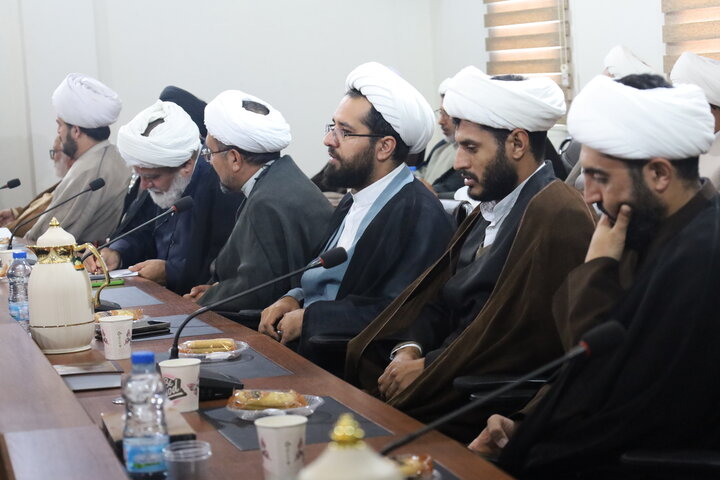 تصاویر/ نشست بصیرت افزایی ائمه جماعات شهر بندرعباس