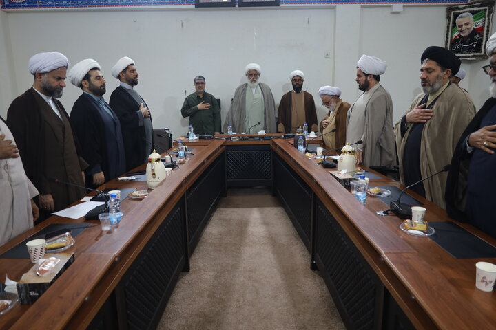 تصاویر/ نشست بصیرت افزایی ائمه جماعات شهر بندرعباس