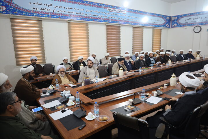 تصاویر/ نشست بصیرت افزایی ائمه جماعات شهر بندرعباس