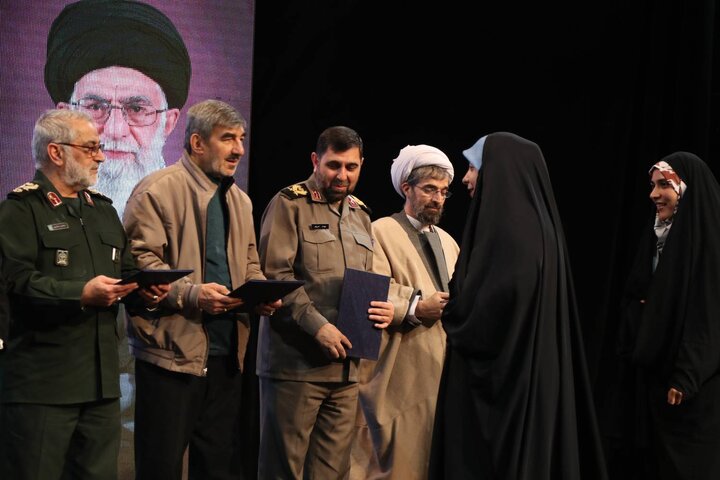 تصاویر/ آیین اختتامیه کنگره بین‌المللی شعر ۱۱ هزار شهید اصناف بازار