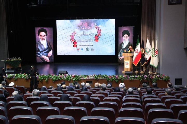 تصاویر/ آیین اختتامیه کنگره بین‌المللی شعر ۱۱ هزار شهید اصناف بازار