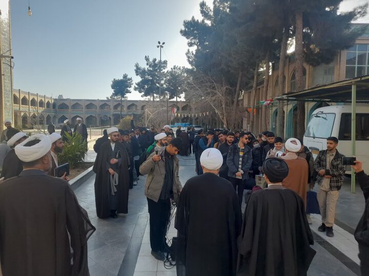 طلاب سیستان و بلوچستان عازم کربلایی ایران شدند