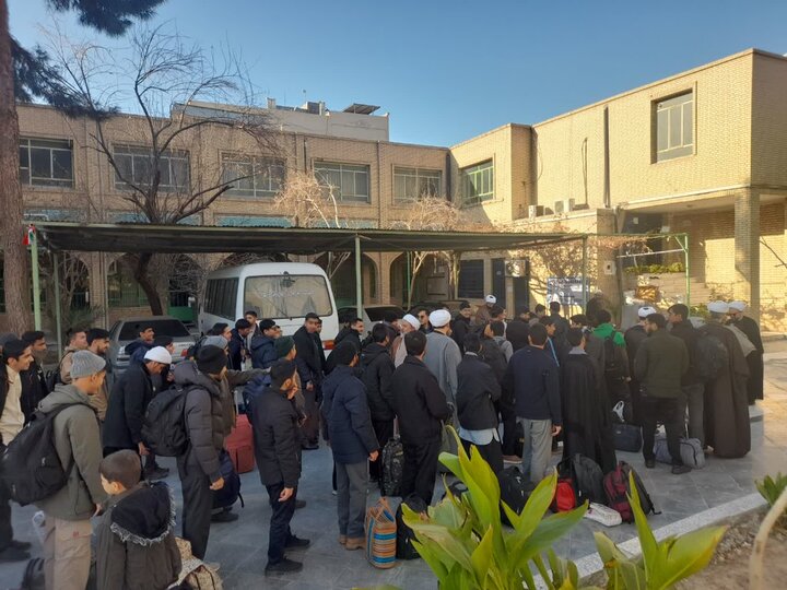 طلاب سیستان و بلوچستان عازم کربلایی ایران شدند