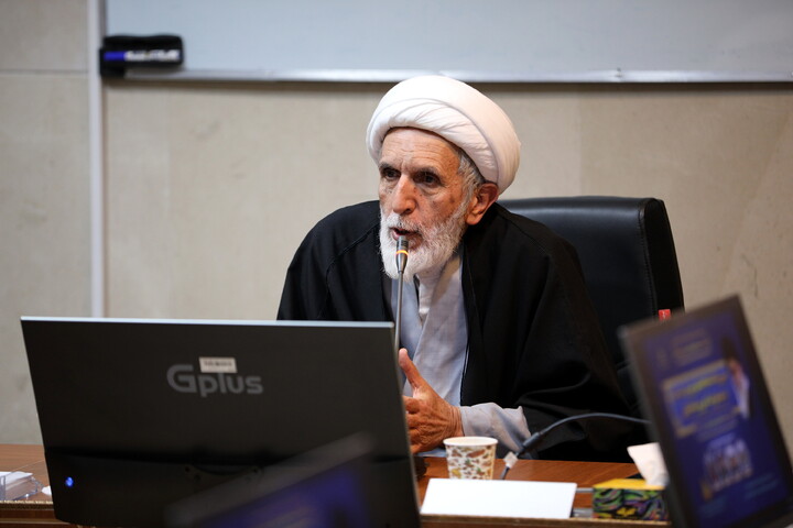 تصاویر/سلسله نشست های هم اندیشی عرصه رثا و دعا - تبیین بیانات مقام معظم رهبری (مدظلله العالی) در موضوع مداحی و مرثیه خوانی