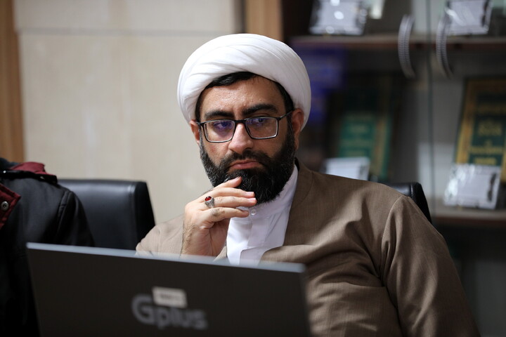 تصاویر/سلسله نشست های هم اندیشی عرصه رثا و دعا - تبیین بیانات مقام معظم رهبری (مدظلله العالی) در موضوع مداحی و مرثیه خوانی